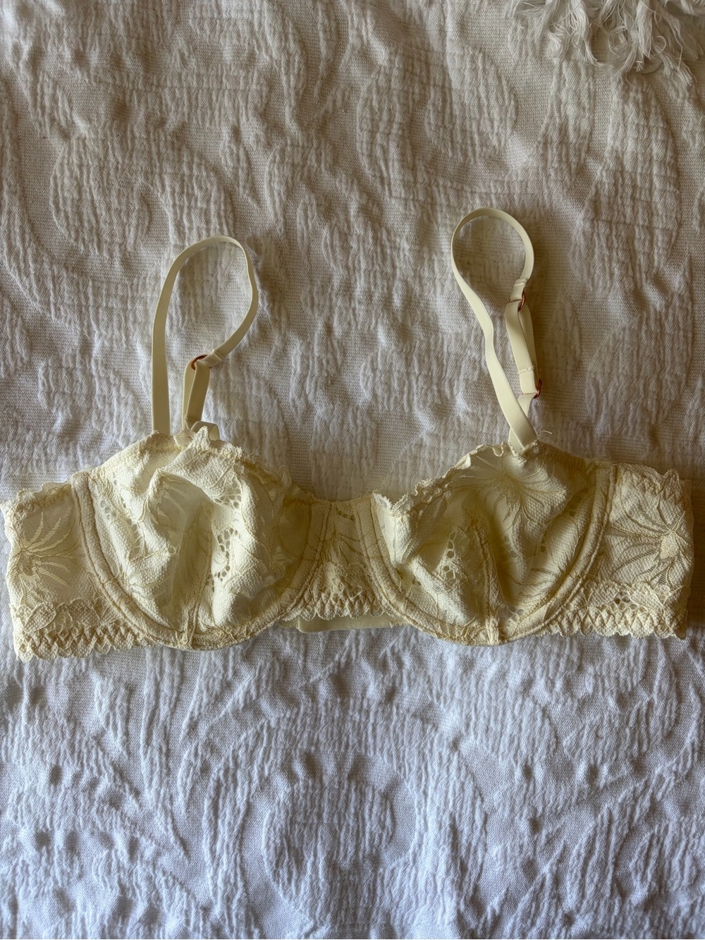 Aerie Cream Lace Underwire Bra